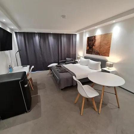 Check-Inn Hotels - Essen-3